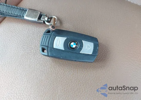 2010 BMW 328I xDrive z USA, uszkodzony, nr VIN WBAPK5C53AA653556